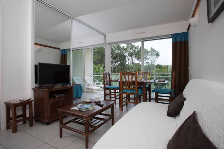 Condo with terrace & pool | Golf view — photo 2