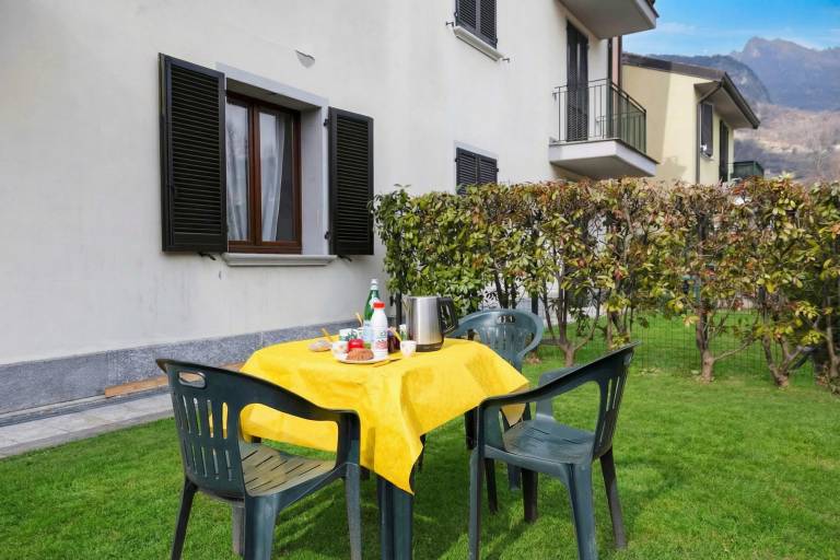 Holiday apartment with garden, terrace & BBQ | Mountain view in Porlezza