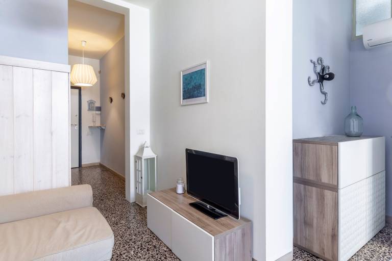Holiday Apartment "Casa Di Elena Marina Di Carrara" with Sea View & Private Terrace — photo 4
