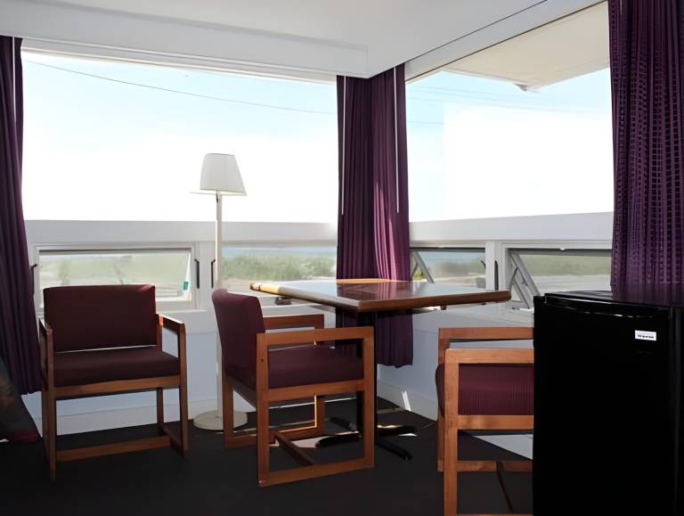 Breakwater Hotel — photo 2