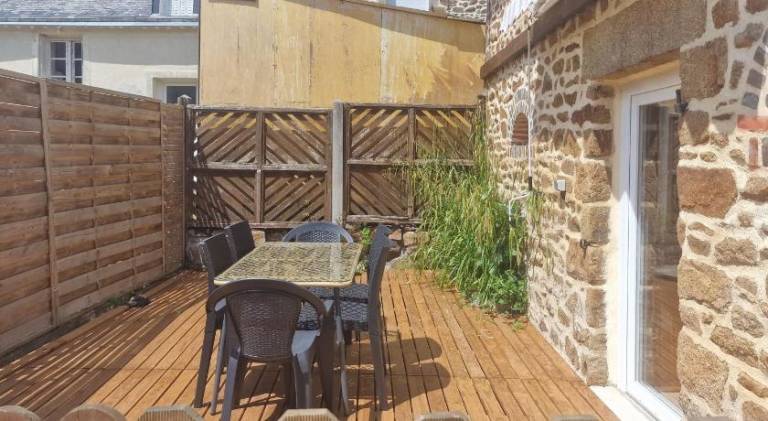House with jacuzzi — photo 4