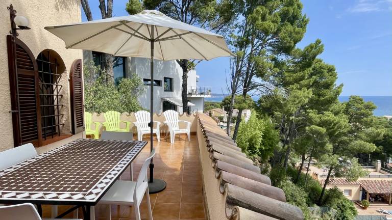 House with garden & terrace — photo 4