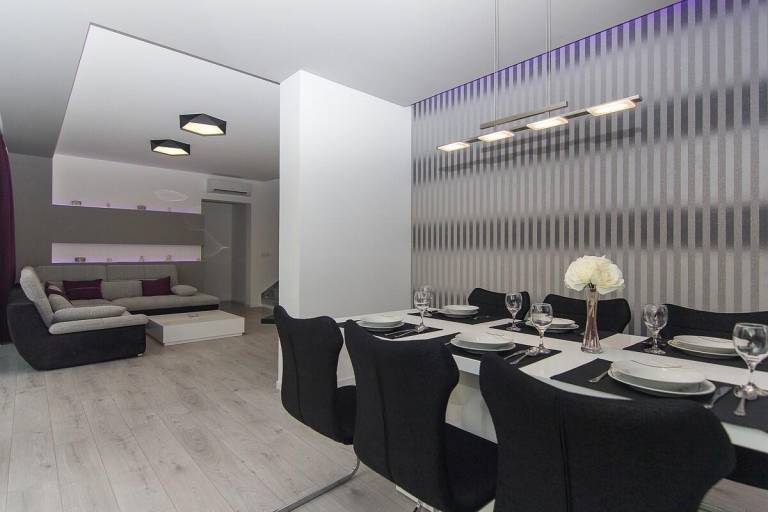 Family-oriented villa with pool, jacuzzi & yard | Good for workation | Pets allowed — photo 5
