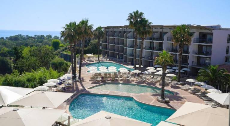 Charming serviced apartment with patio, jacuzzi & pool | Dogs allowed in Biot