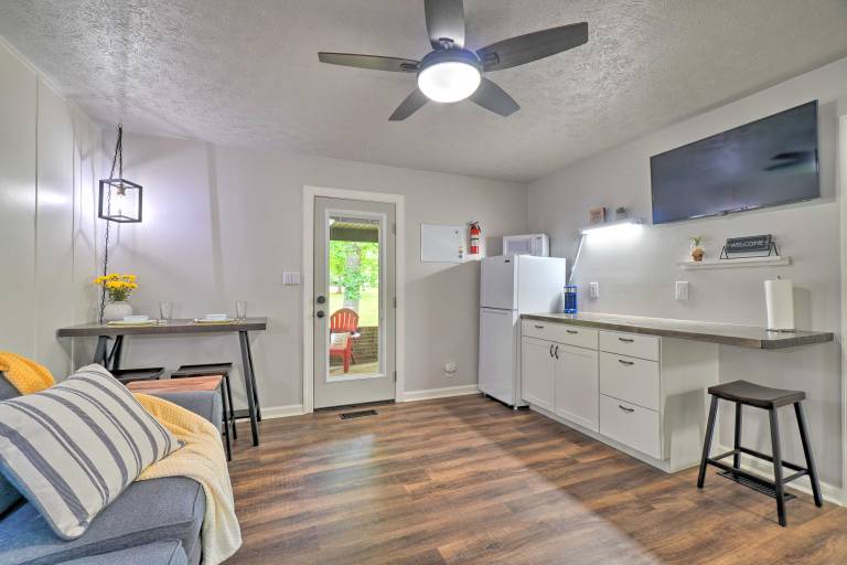 Cozy Knoxville Apartment 9 Mi to Downtown