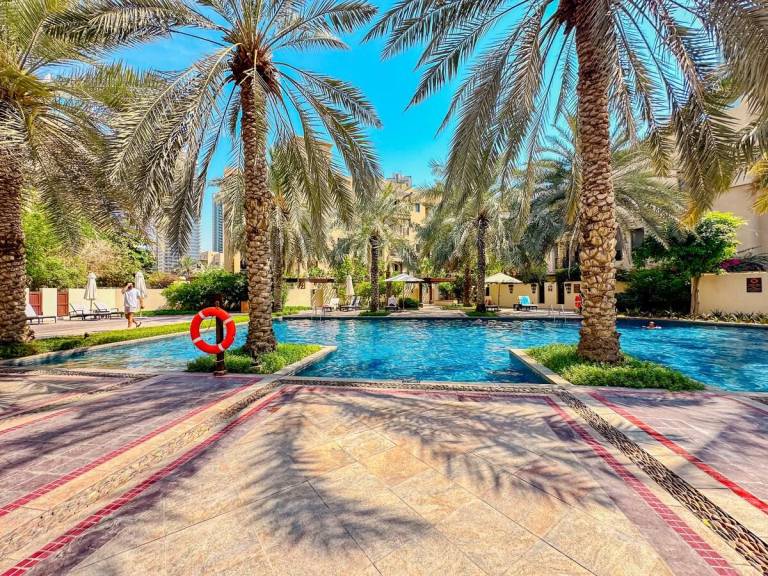 Vacation home with jacuzzi & pool | Near Burj Khalifa | Suitable for remote work | Dogs allowed — photo 3