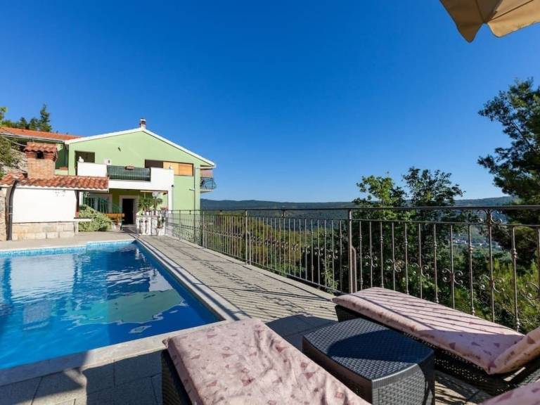 Apartment with patio, private pool & BBQ | Mountain view | Pets are welcome in Podstrana