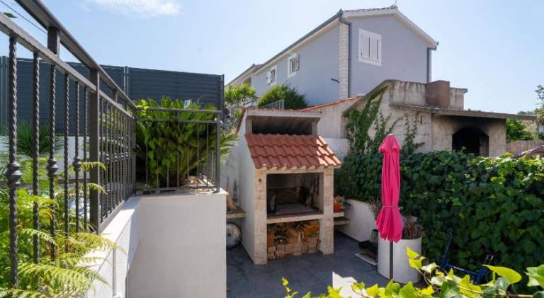 Rental apartment with pool — photo 5