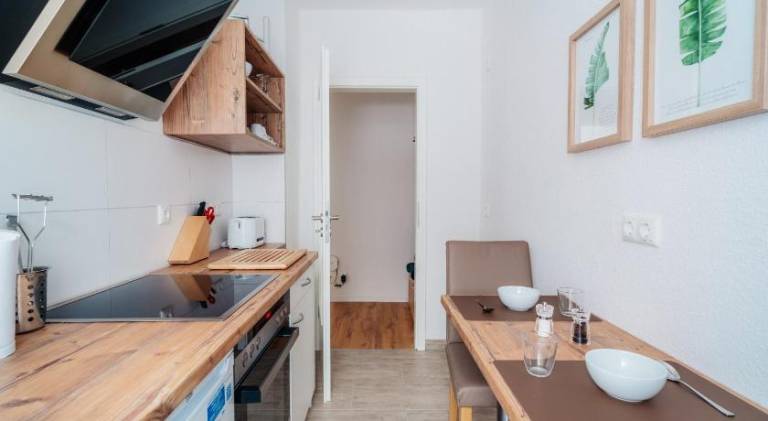 Holiday apartment with garden — photo 4