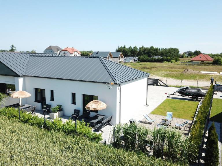 Helles Appartement in Paprotno mit Terrasse in Koszalin