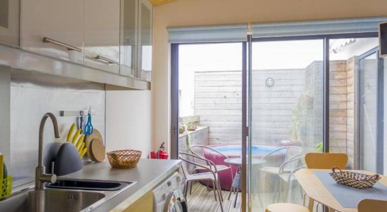 Apartment with jacuzzi, private pool & patio | Near Portas da Cidade de Ponta Delgada — photo 2
