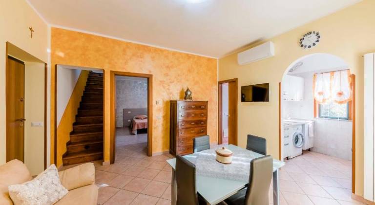 Apartment with 2 rooms for 6 persons — photo 4