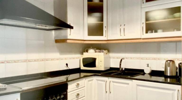 Pleasant rental apartment with patio | Near Magic Fountain of Montjuïc | Pet-friendly — photo 2