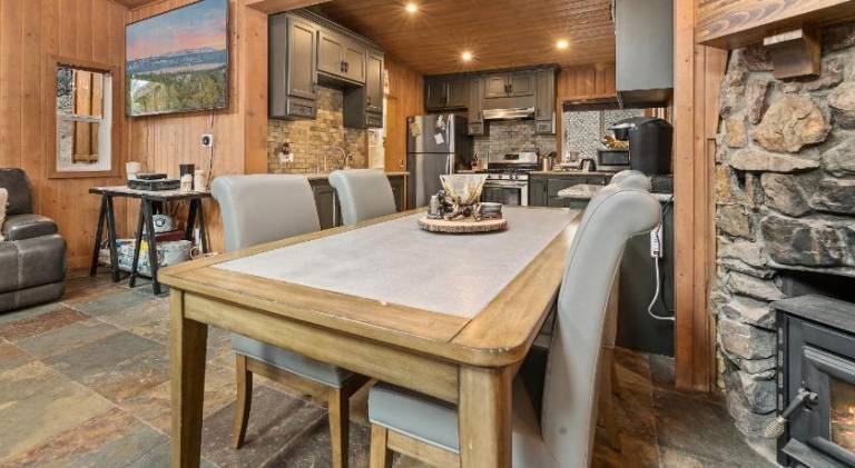 House with patio, hot tub & barbecue — photo 4