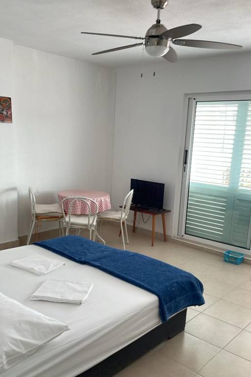 Two bedroom apartment near beach Podgora, Makarska (A-11888-a) — photo 2