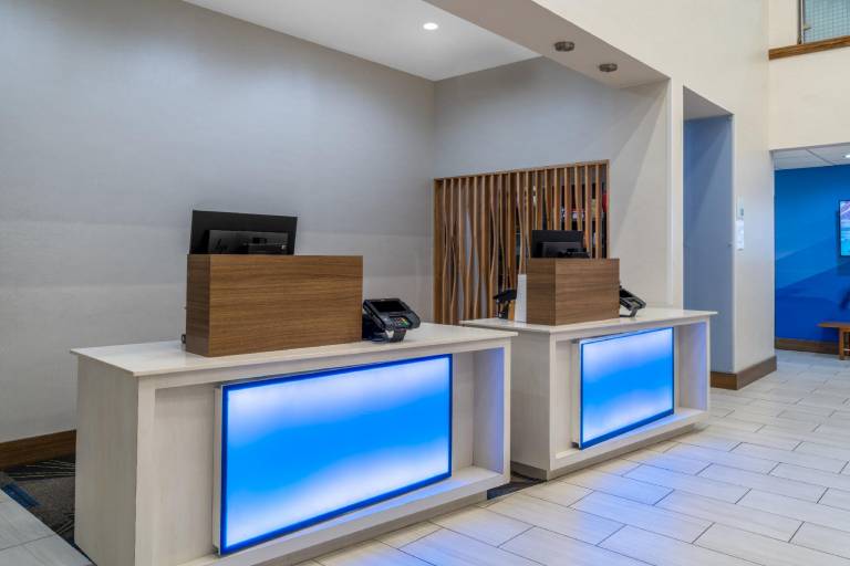 Holiday Inn Express & Suites Dallas East-Fair Park By IHG — photo 4