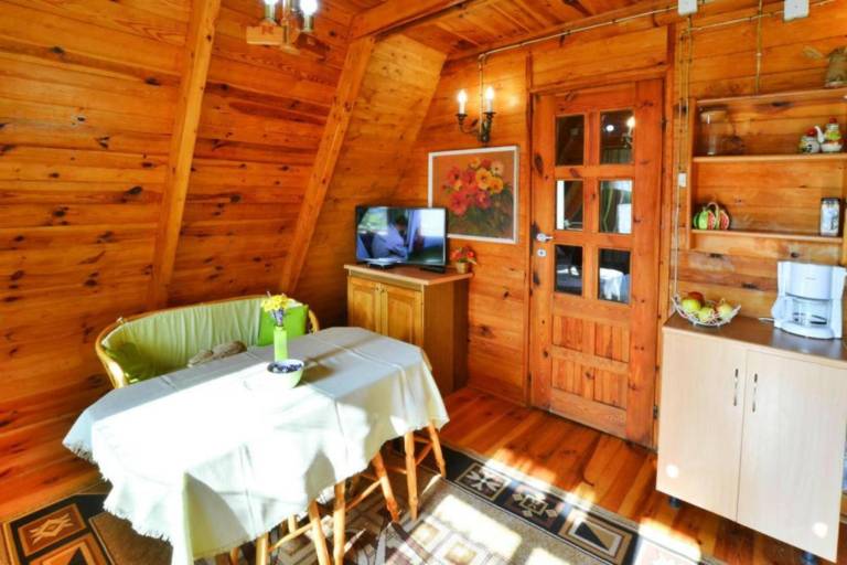 Vacation home with terrace, BBQ & garden — photo 4