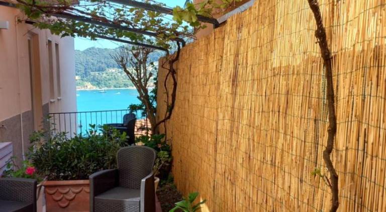 Rental apartment with terrace | Pet-friendly in Portovenere