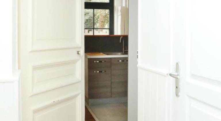 Holiday apartment with yard — photo 4