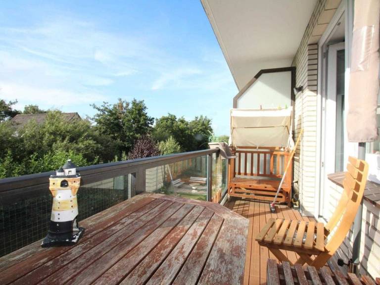 THA 04 Komfortables 3 Zi Apartment mit Balkon HT
