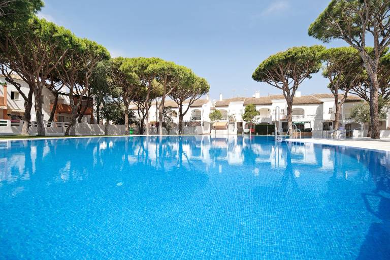 Apartment "La Jara" near the sea with shared pool and Wi-Fi in Chiclana de la Frontera