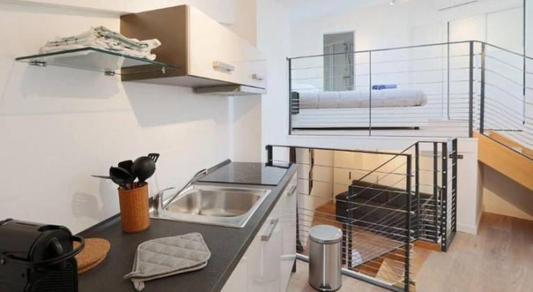 Holiday apartment with terrace | Near Castle Hill — photo 3