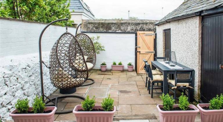 Vacation home with terrace — photo 4