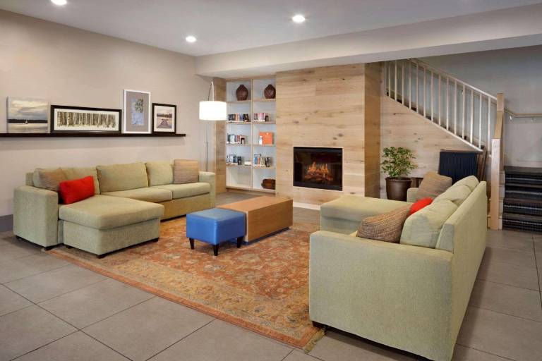 Country Inn & Suites by Radisson, Camp Springs (Andrews Air Force Base), MD — photo 2