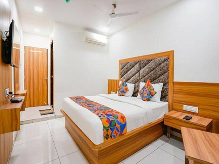 FabHotel Silver Inn Visat Gandhinagar Highway Tapovan Circle