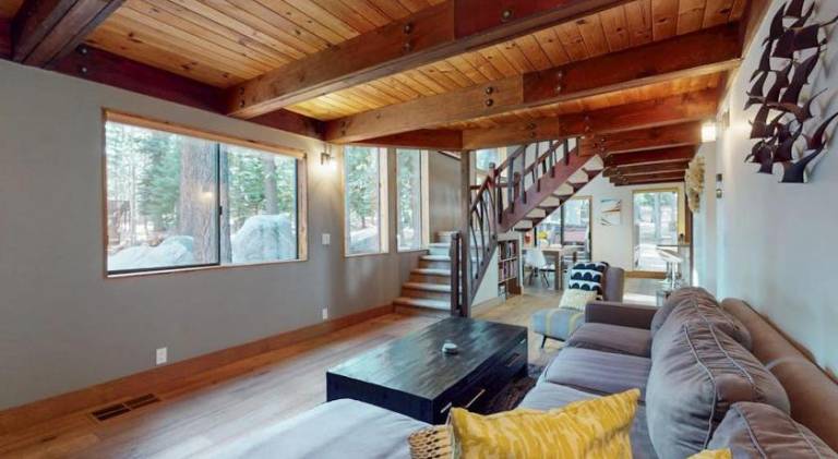 Dog-friendly home with a firepit private hot tub pool & sauna access — photo 3
