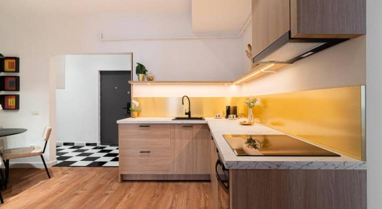 Playful & Trendy 2BR on Regina Elisabeta, Steps to Cismigiu Gardens - Bathtub & Boulevard Views — photo 4