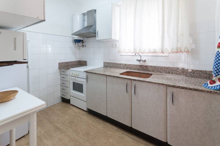 Family-friendly nice rental apartment with terrace | Next to the beach | Pets are welcome — photo 5