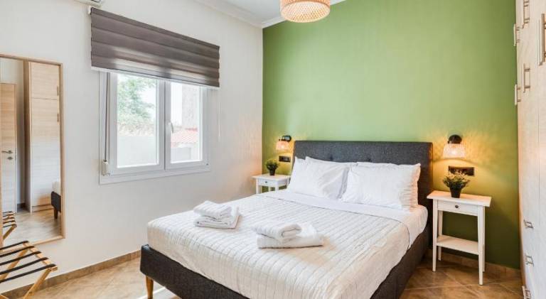 Fully equipped apartment with patio & garden | Perfect for remote work | Pets allowed in Chios