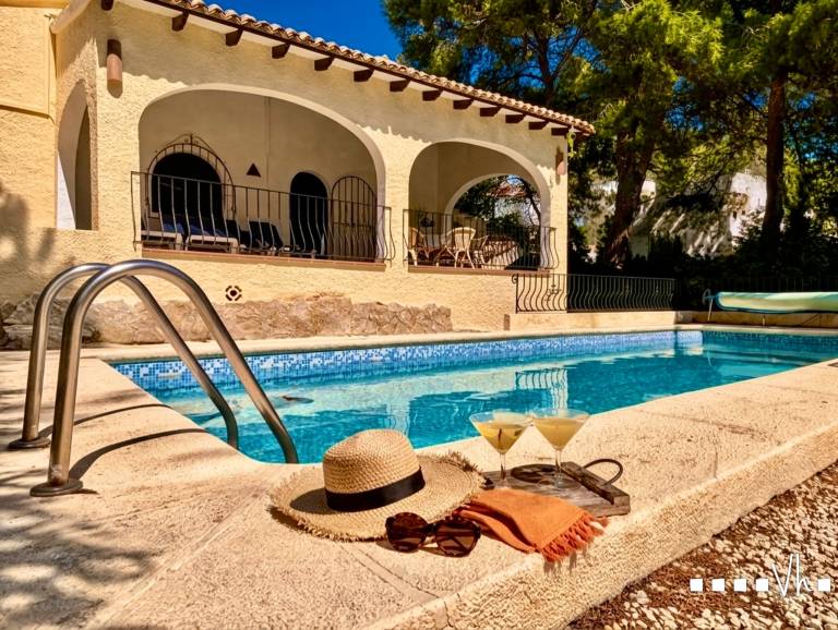 Villa with BBQ, garden & private pool in Mora