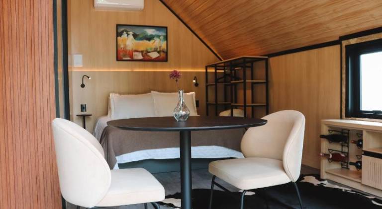 Chalet with barbecue & yard — photo 2