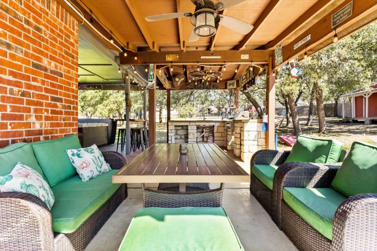 The Rustic Soak Farmhouse — photo 4