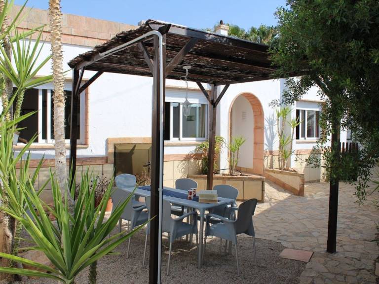 House with terrace, pool & BBQ | Nature view — photo 3