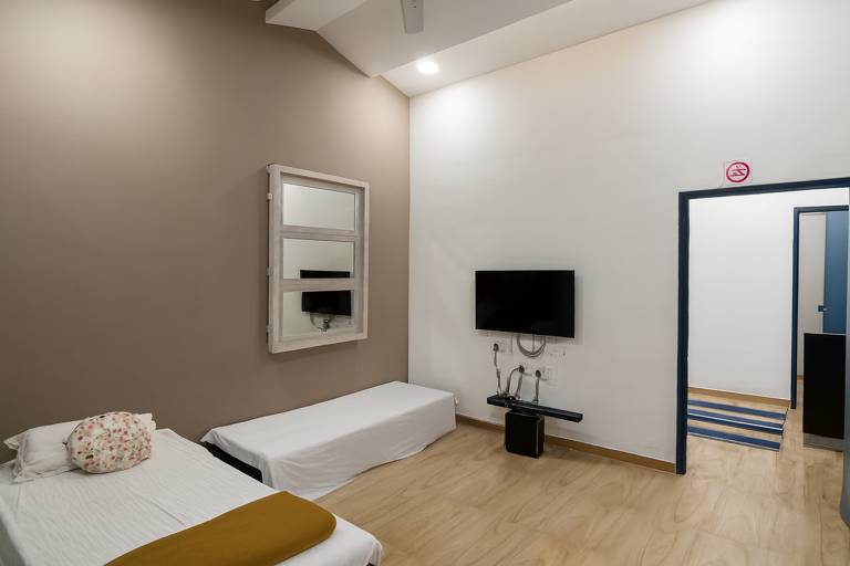 Estrella-2bhk-pool-stargazin-glasroom-ElixirHomes — photo 2