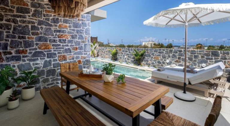 Nice villa with private pool, yard & terrace | Pet-friendly — photo 2