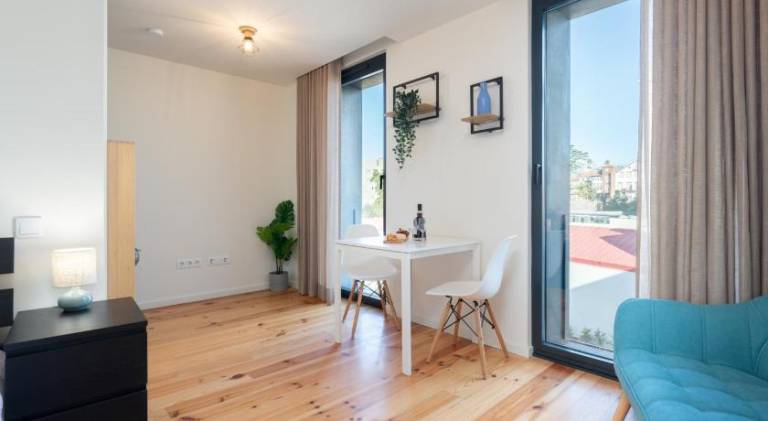 Holiday apartment with patio | Close to Clérigos Church | Pets allowed — photo 2