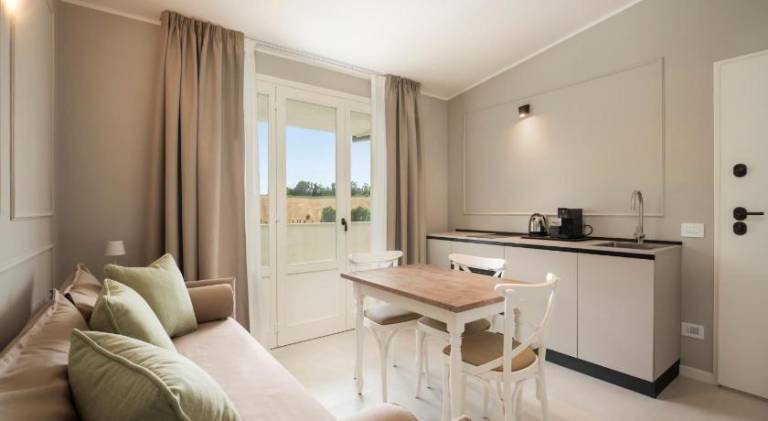 Holiday apartment with pool, garden & terrace — photo 2