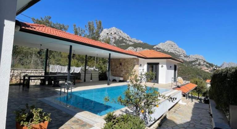 Fully equipped villa with barbeque, jacuzzi & private pool | Good for workation | Pets are welcome in Konyaalti