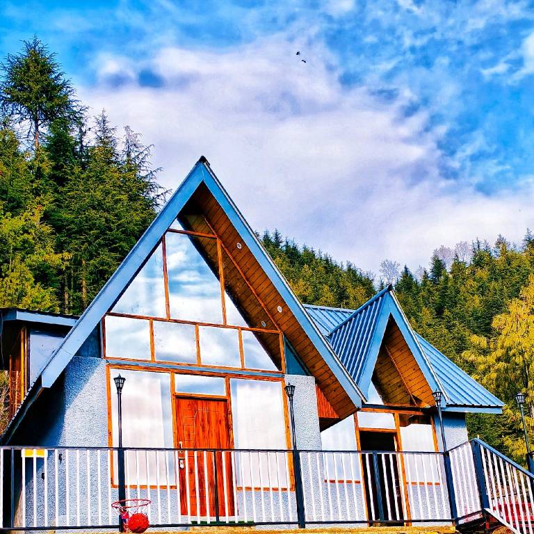Snowind Cottages in Shimla