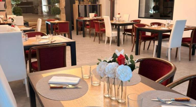 Logis Hotel de Paris - Restaurant - Patisserie — photo 2