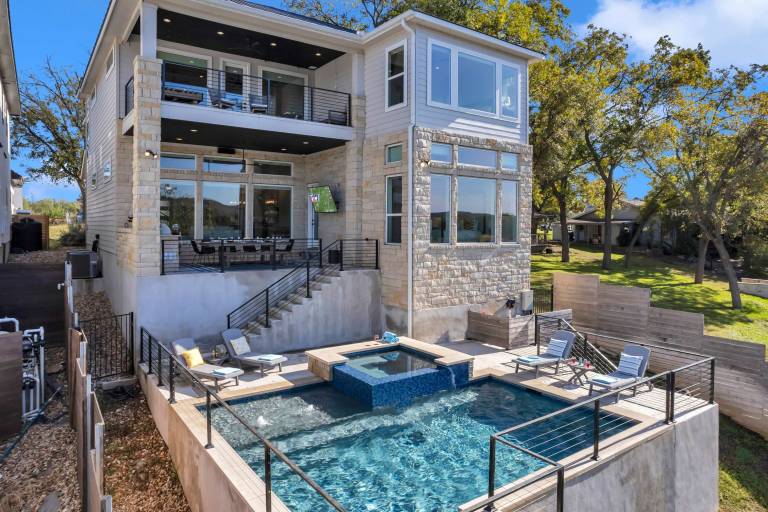 House with pool, grill & garden | Mountain view — photo 2