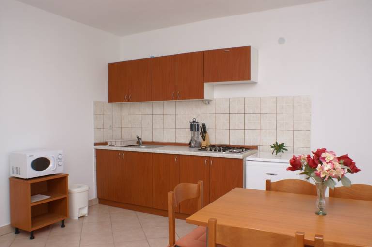 One bedroom apartment near beach Kustići, Pag (A-4087-b) — photo 4