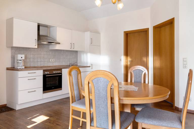 Apartment 'Ferienwohnung Birne' with Shared Garden, Balcony and Wi-Fi — photo 4