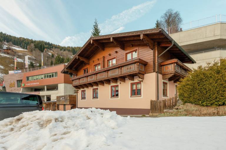 Fully equipped spacious chalet with yard & terrace | Mountain view | Next to the ski | Dogs allowed — photo 4