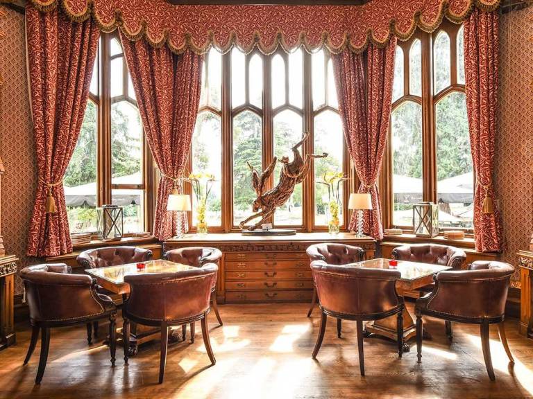 The Oakley Court — photo 3