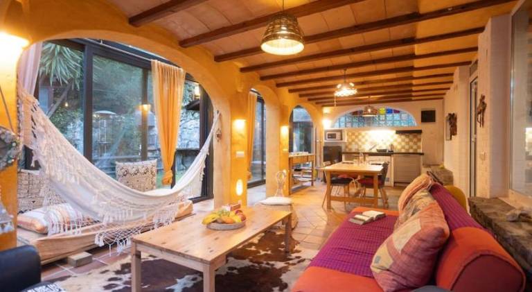 Rental apartment with jacuzzi, barbeque & patio | Pets allowed — photo 3